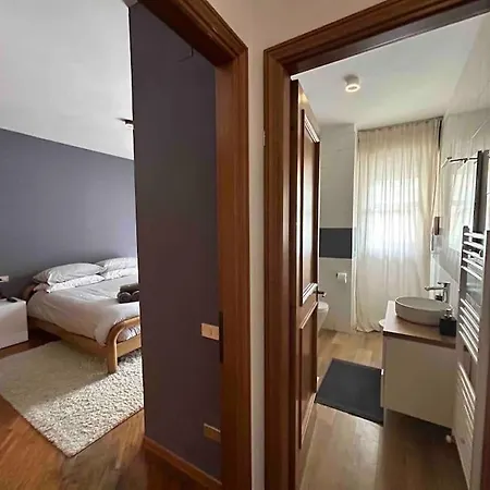 Casa Zona Centrale Lägenhet
